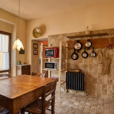 1 Bedroom Cozy In Montegiovi